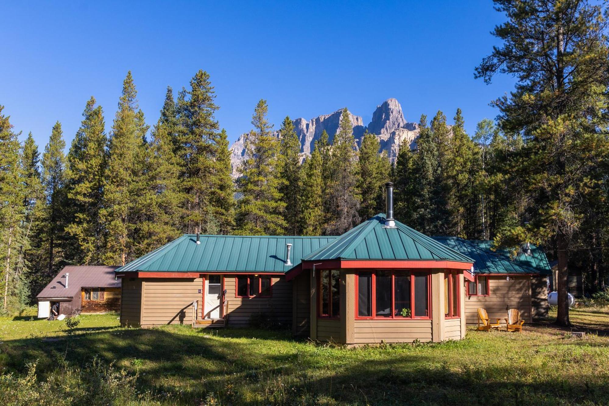 Hi Castle Mountain - Hostel Exteriör bild